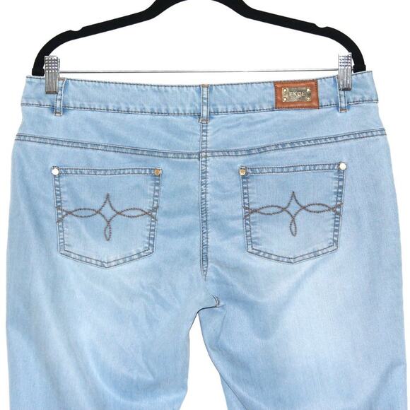 EKOL Light Wash Slim Leg Jeans Size Large - Picture 5 of 7